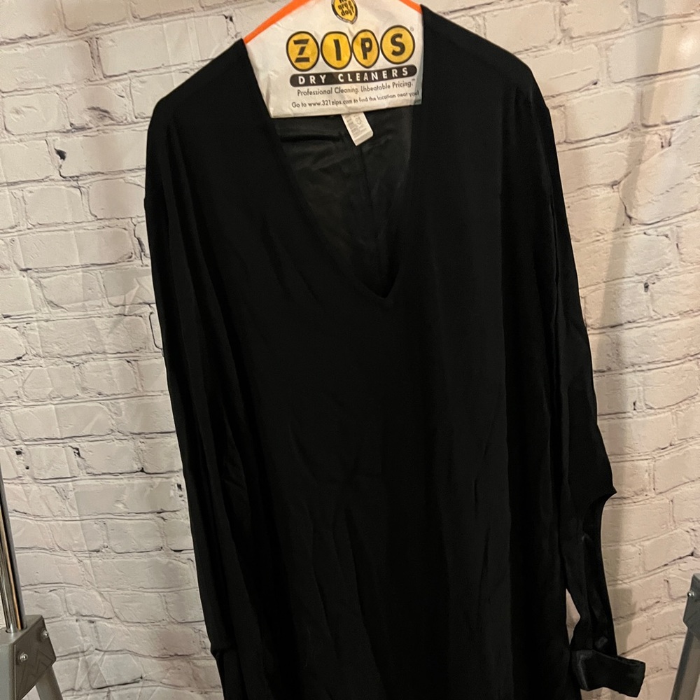 Black open sleeve dress